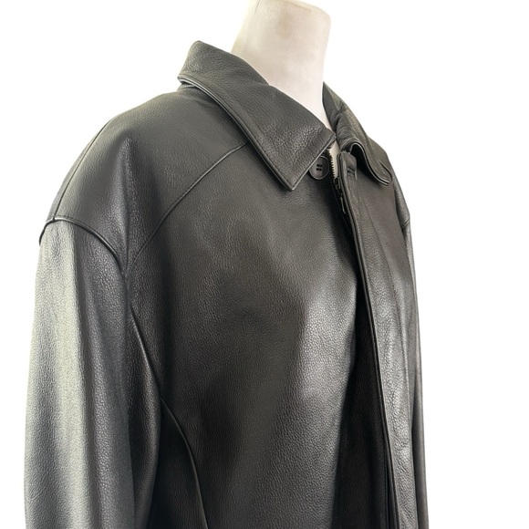 Danier Men’s Classic Black Leather Coat - Picture 4 of 12